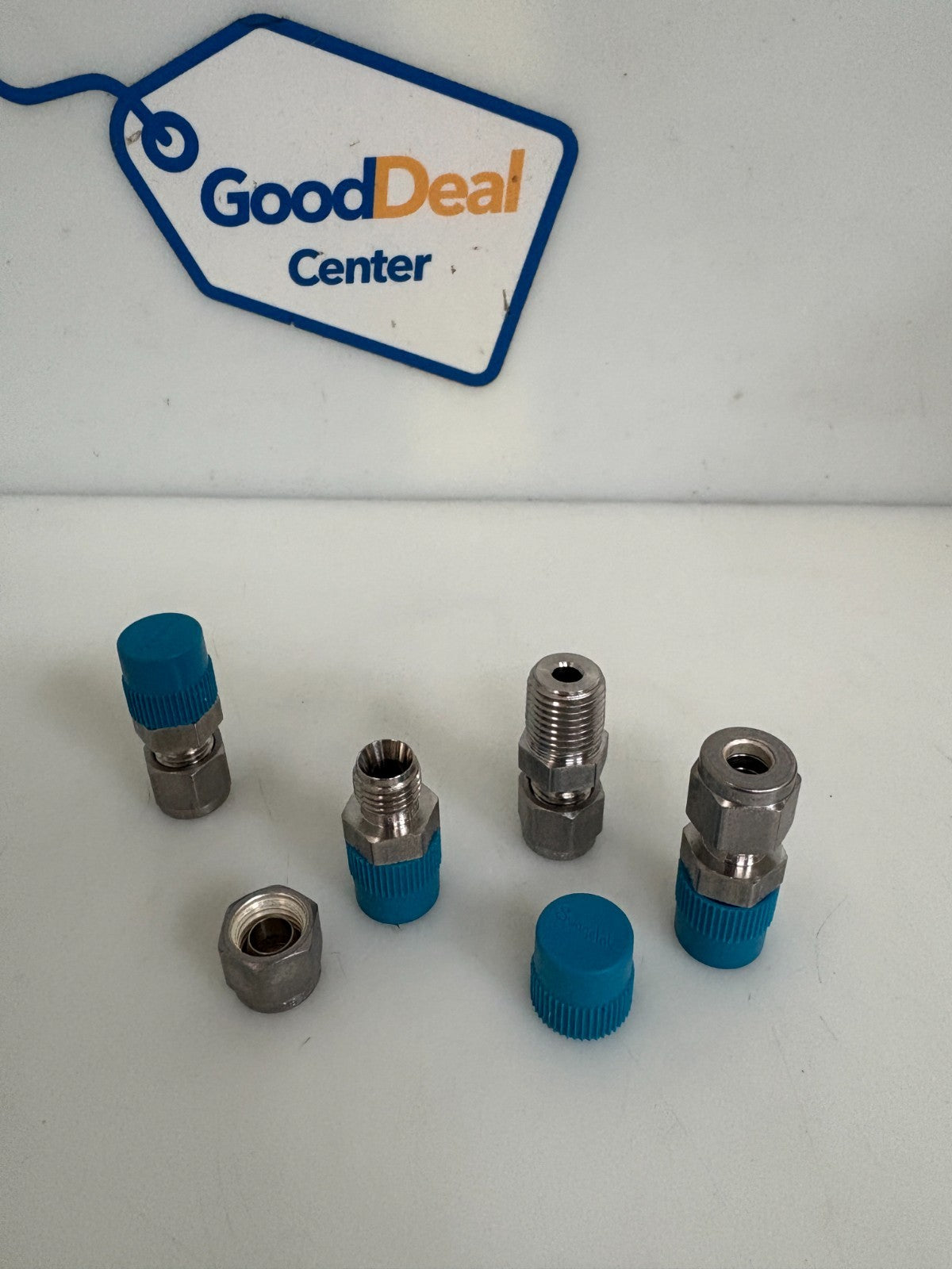 LOT OF 4 SWAGELOK S STEEL TUBE UNION 1/4 TUBE X 1/8 NPT