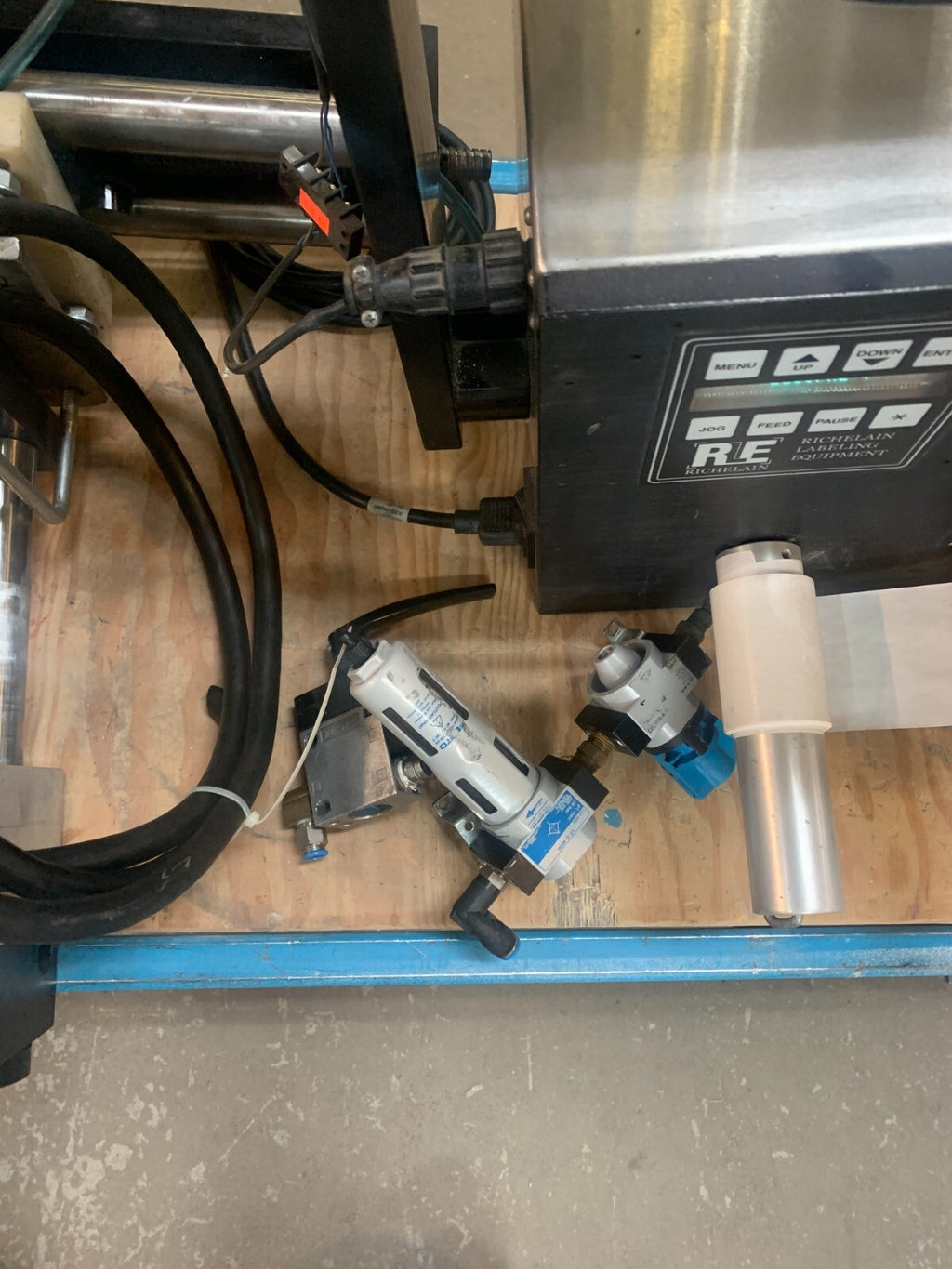 RICHELAIN Top Labeler w/Adjustment Pneumatic Track3