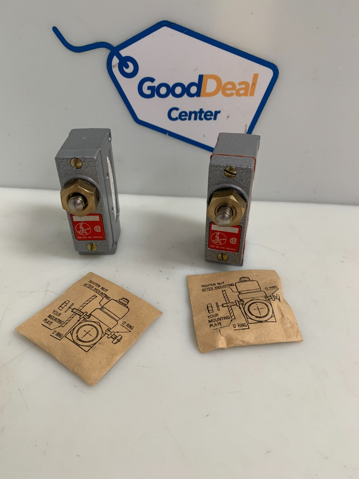 LOT OF 2 BURGESS LIMIT SWITCH CN 7CTQMS