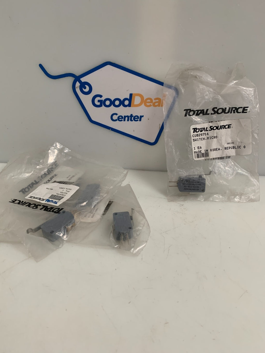 LOT OF 4 TOTAL SOURCE MICRO SWITCH CU 829754 0817990