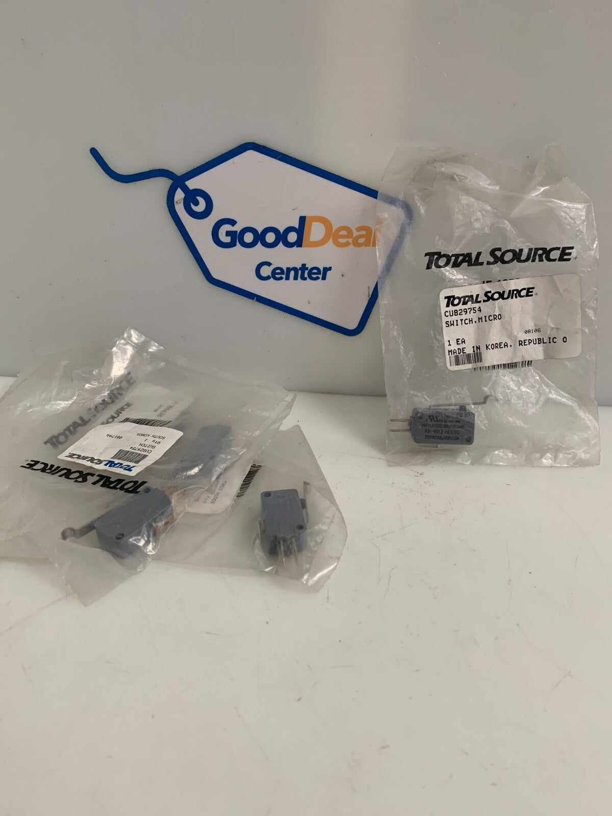 LOT OF 4 TOTAL SOURCE MICRO SWITCH CU 829754 0817990
