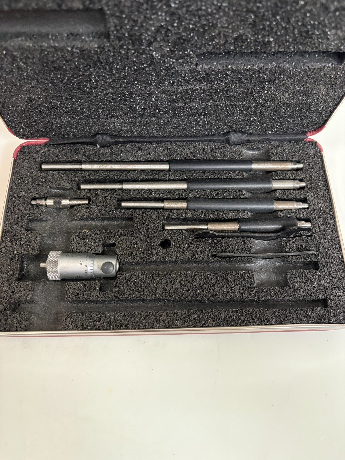 STARRETT INSIDE MICROMETER SET 2 TO 8" #124AZ IN CASE1