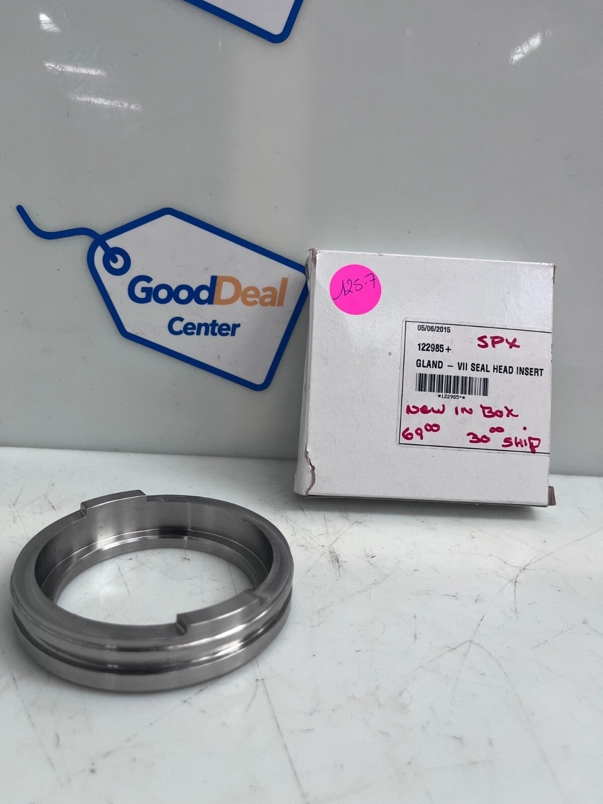 SPX 122985+  Gland -  VII Seal Head Insert