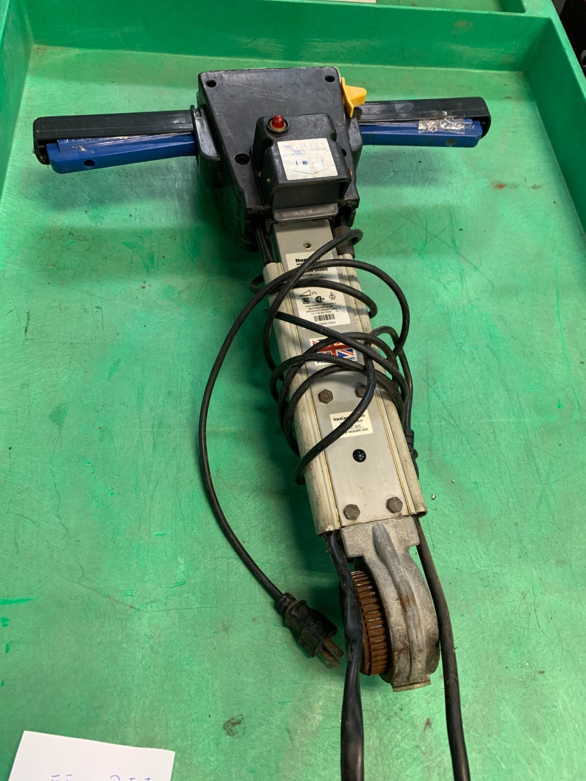 NUMATIC ADJUSTABLE HANDLE ASSY TTB-4500 (4550)