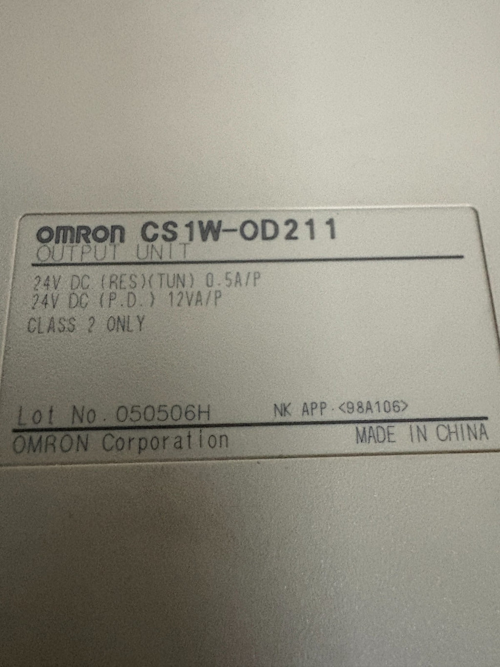 OMRON OUTPUT UNIT CS1W-0D211 4
