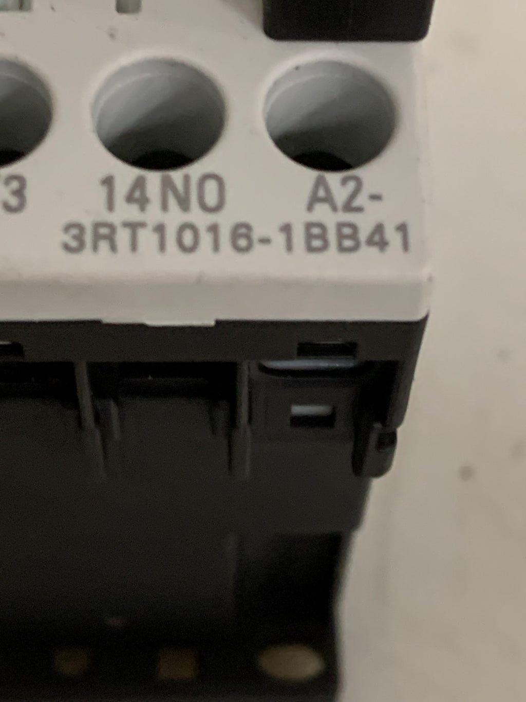 LOT OF 2 SIEMENS CONTACTOR 3RT1016-1BB41 W/3RT-191-1BB00