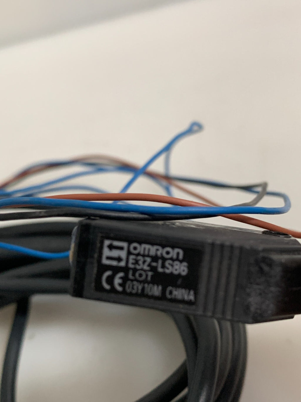 OMRON SENSOR W/CABLE E32-LS86