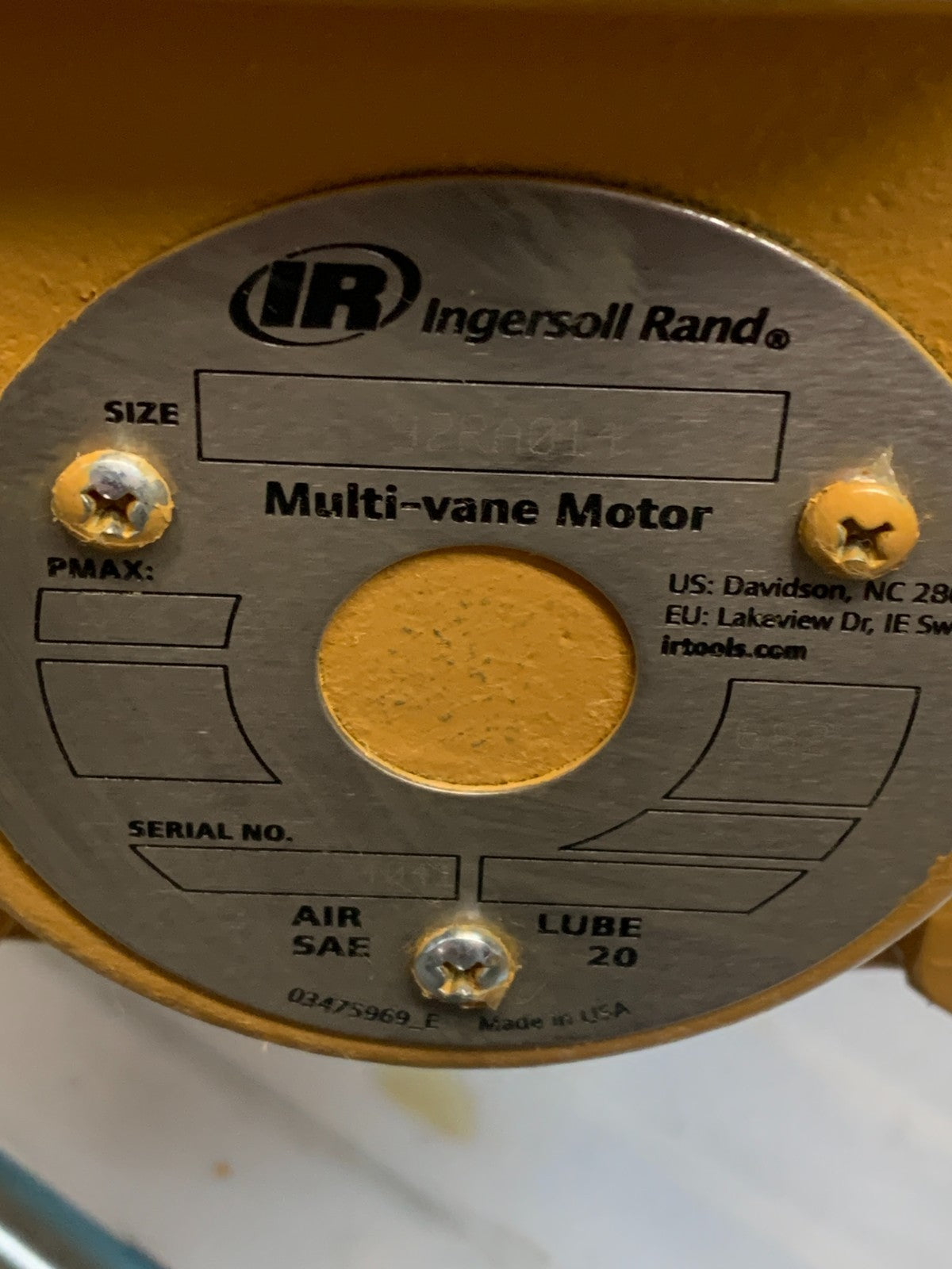 INGERSOLL RAND REVERSIBLE MULTI VANE AIR MOTOR 8.15 HP 92RA014  682 RPM3