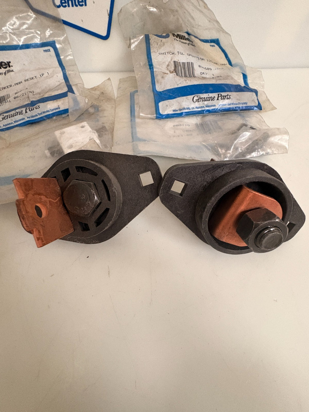 MILLER PARTS MIX LOT 2X083432 2X011609 1X019627