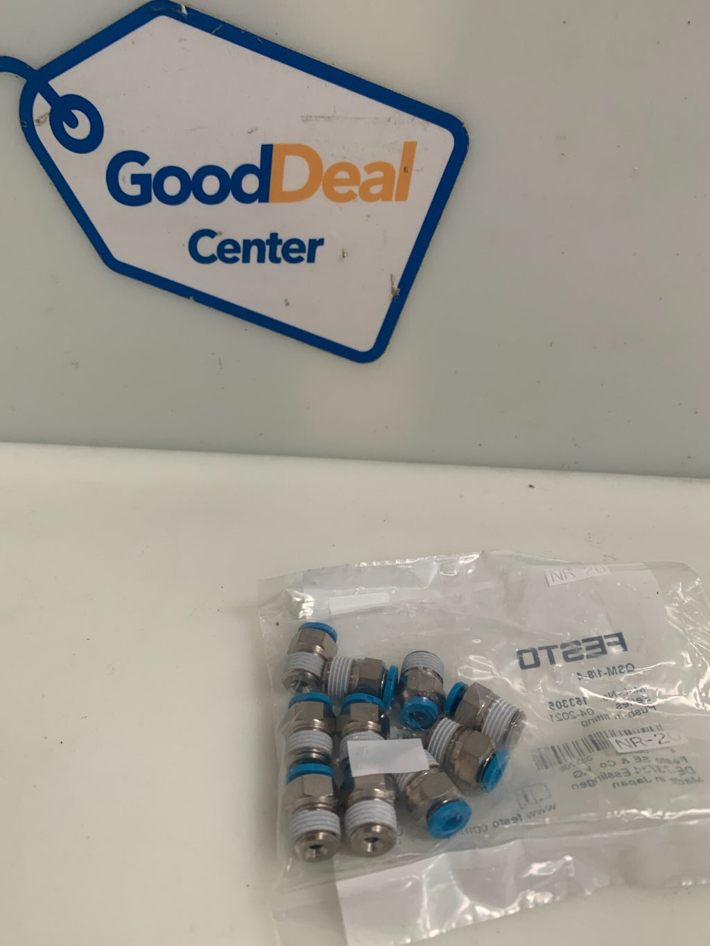 FESTO  Pneumatic Push In Fitting  QSM-1/8-4  153305   (Lot of 10)