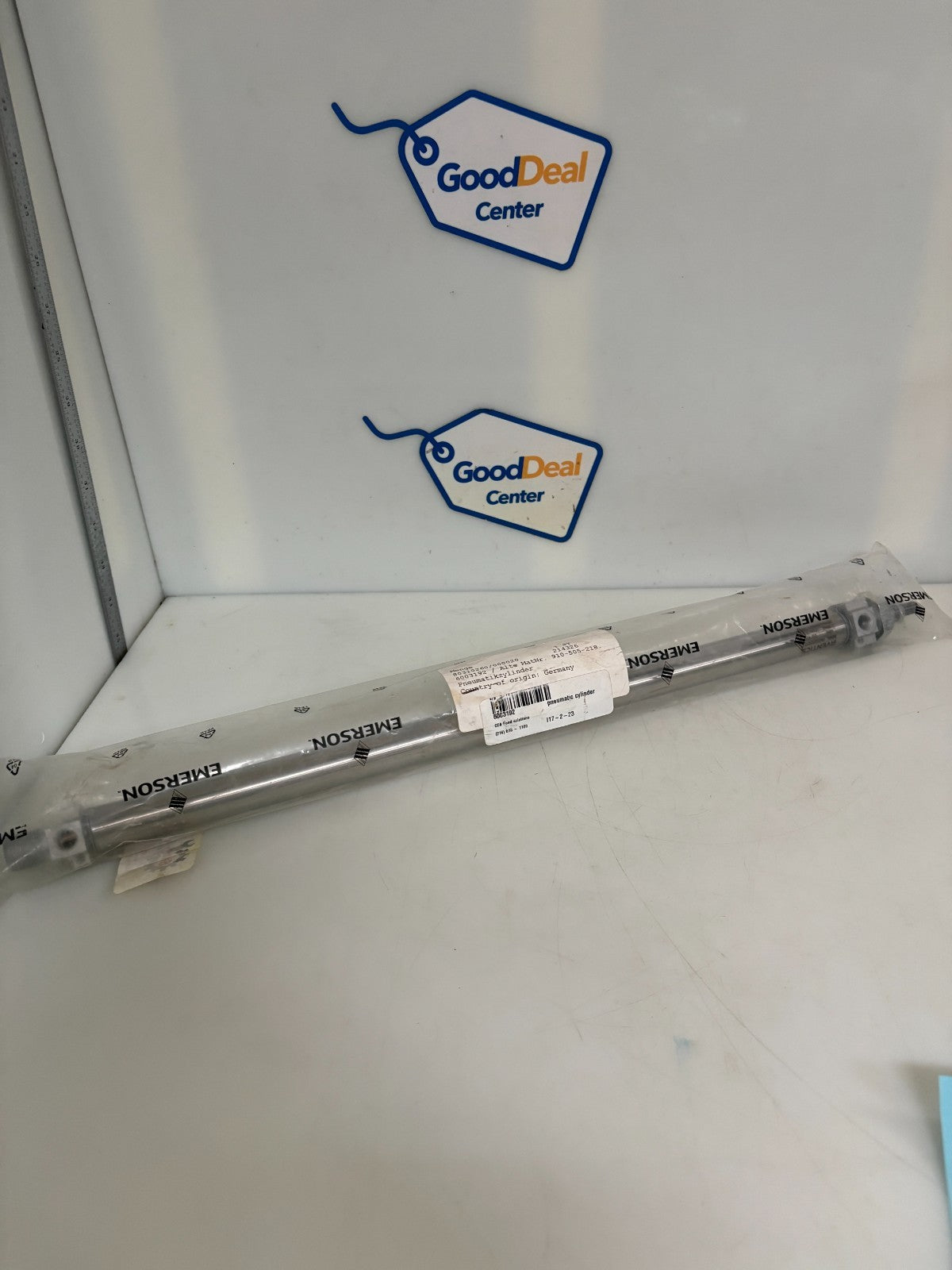 EMERSON PNEUMATIC CYLINDER 910-505-218 AVENTICS 0822233017 GEA L17-2-230