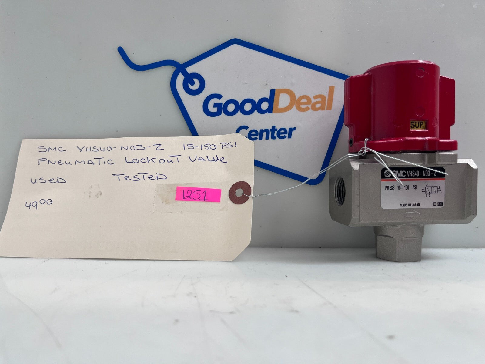 SMC VHS40-N03-Z 3-Way Pneumatic Lockout Valve, 15-150PSI