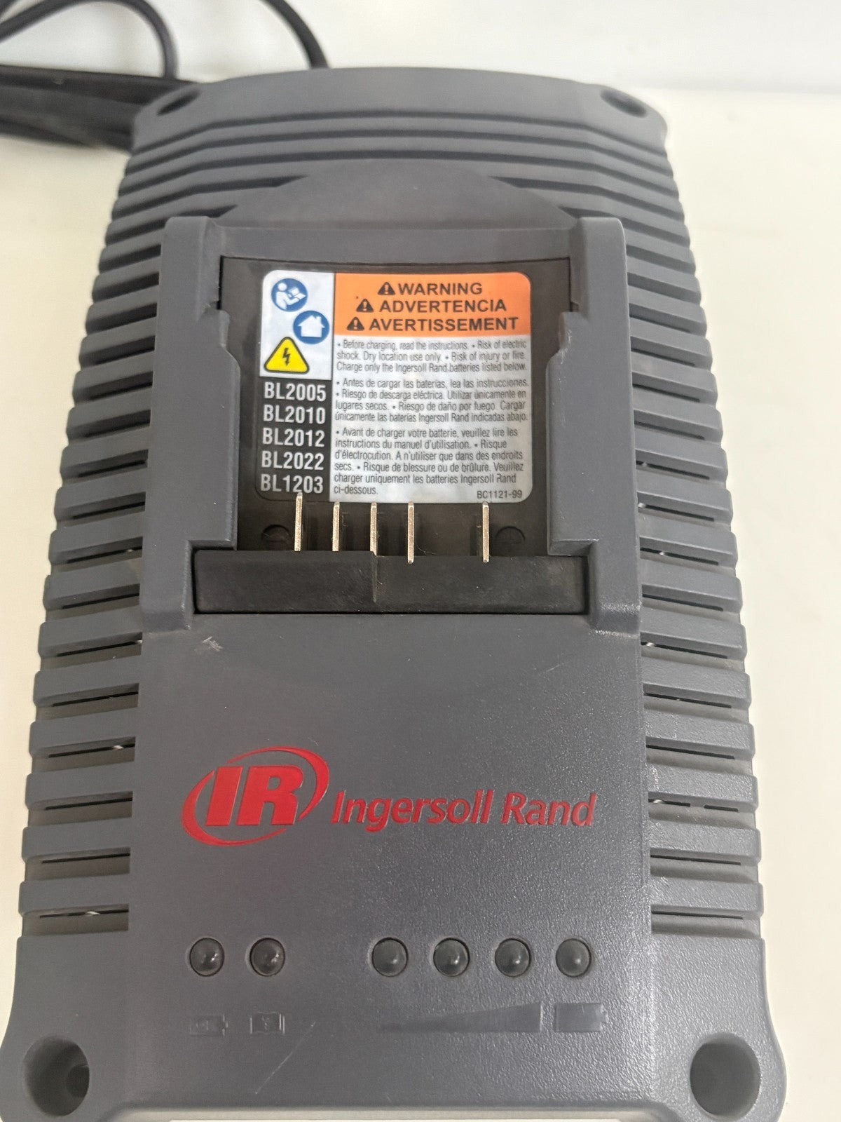 INGERSOLL RAND BC 1121 IQ CHARGER 1
