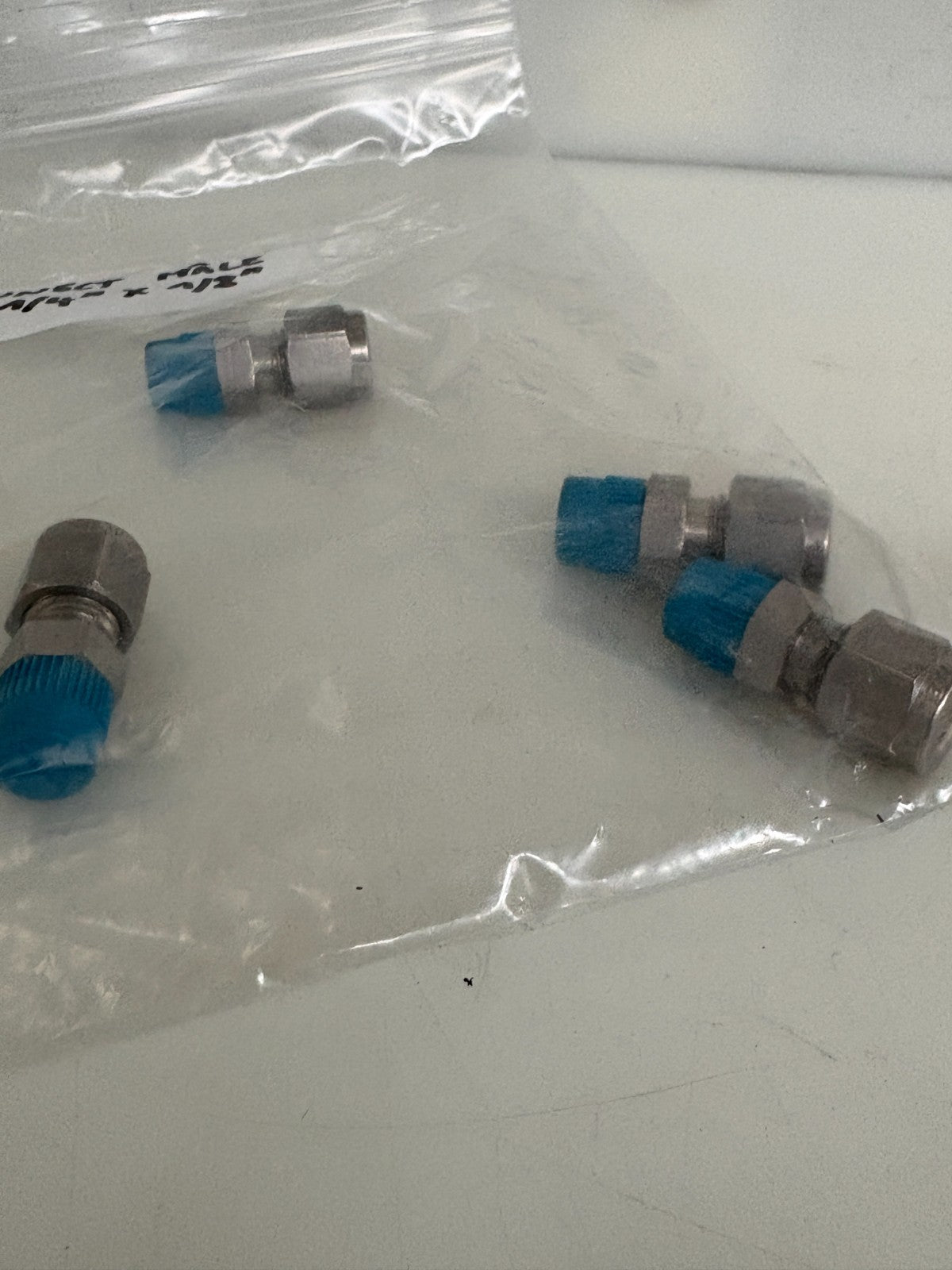 LOT OF 5 SWAGELOK UNION 1/4X1/8 316-9XZ2