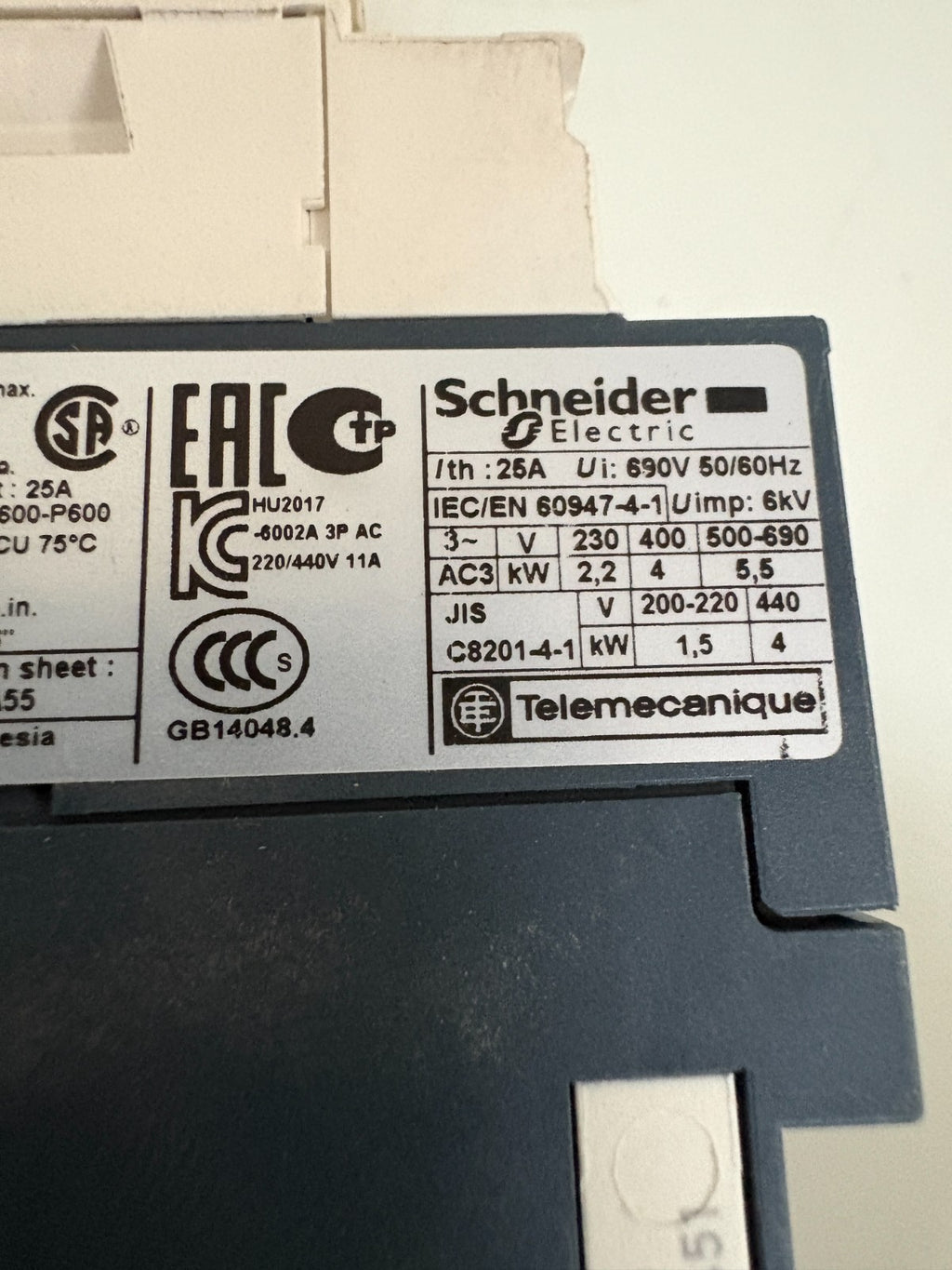 LOT OF 4 SCHNEIDER 24V DC CONTACTOR LC1D092
