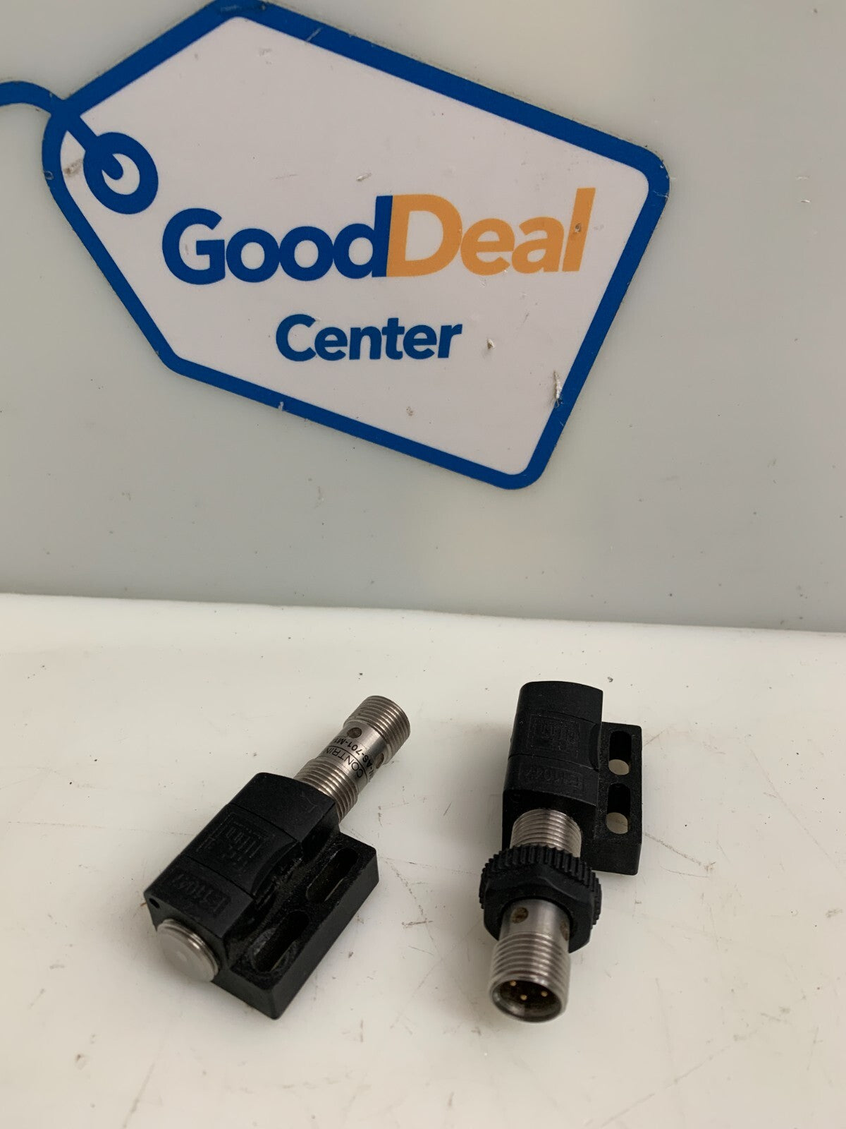 Mix lot of 2 Contrinex Proximity Sensor DW-703-M12 & DW-701-M12 w/holder