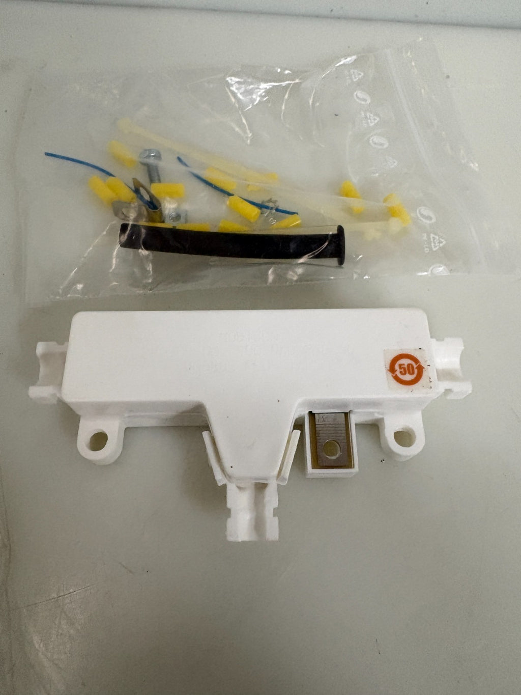 SCHNEIDER MODBUS PLUS MB= T CONNECTOR 990NAD230001
