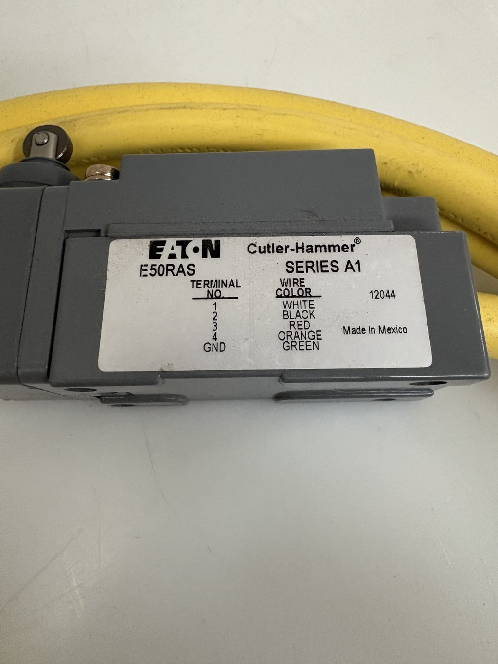 EATON LIMIT SWITCH E50SAS3S W/8' CABLE