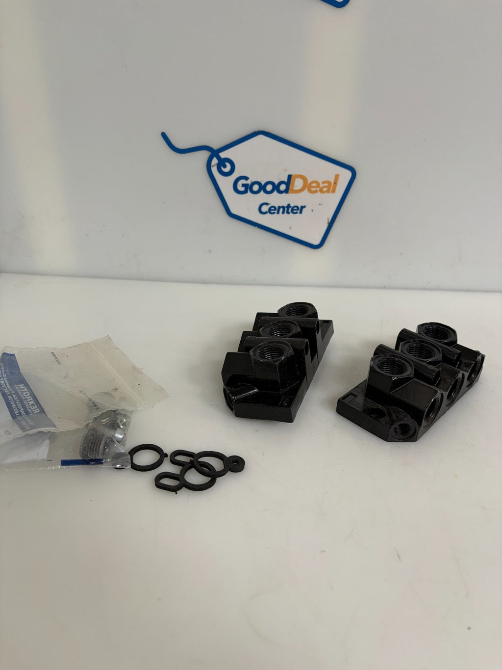 LOT OF 2 REXROTH PNEUMATIC MANIFOLD 901-HN1TFS010
