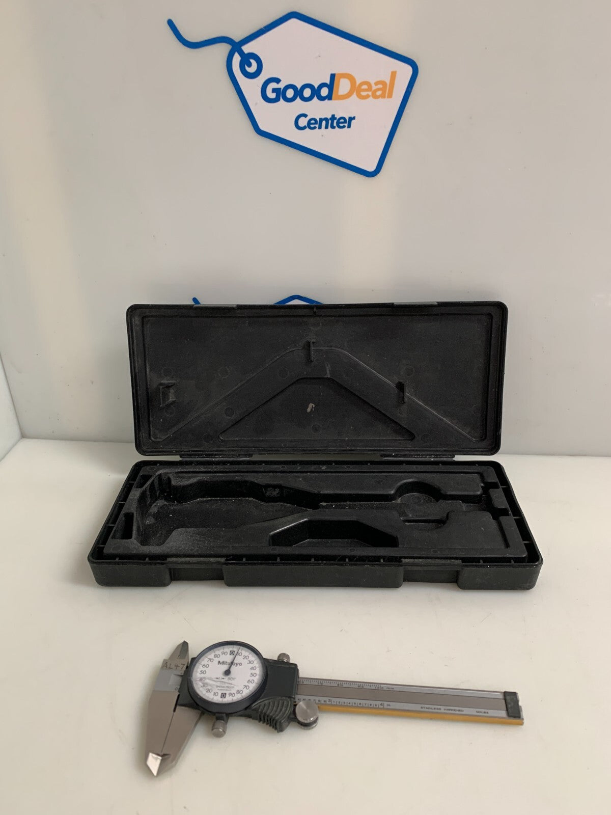 MITUTOYO DIAL CALIPER #505-716 IN CASE0