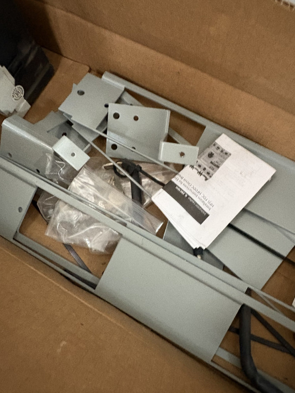 EATON CUTLER HAMMER KPRL4 400A HARDWARE KIT W/HFD 65K CIRCUIT BREAKER