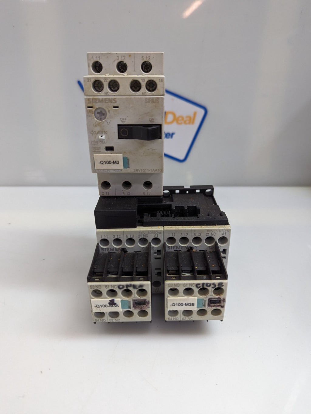 Siemens 3RV1011-1AA10 Circuit breaker + 3RT1016-1AF02 x2 +2RH1911-1FA11 x 2