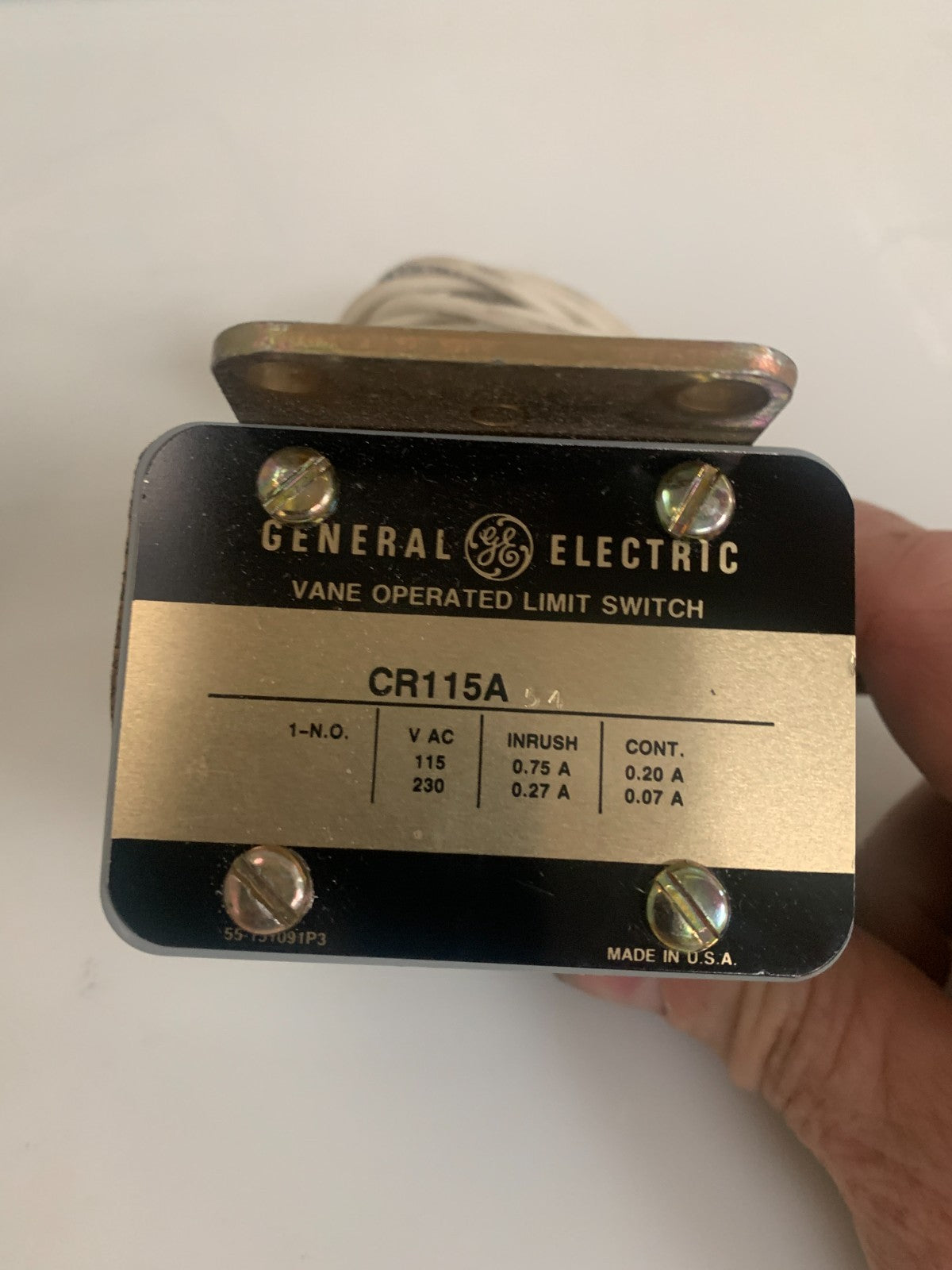 GENERAL ELECTRIC VANE OPERATED LIMIT SWITCH CR115A543