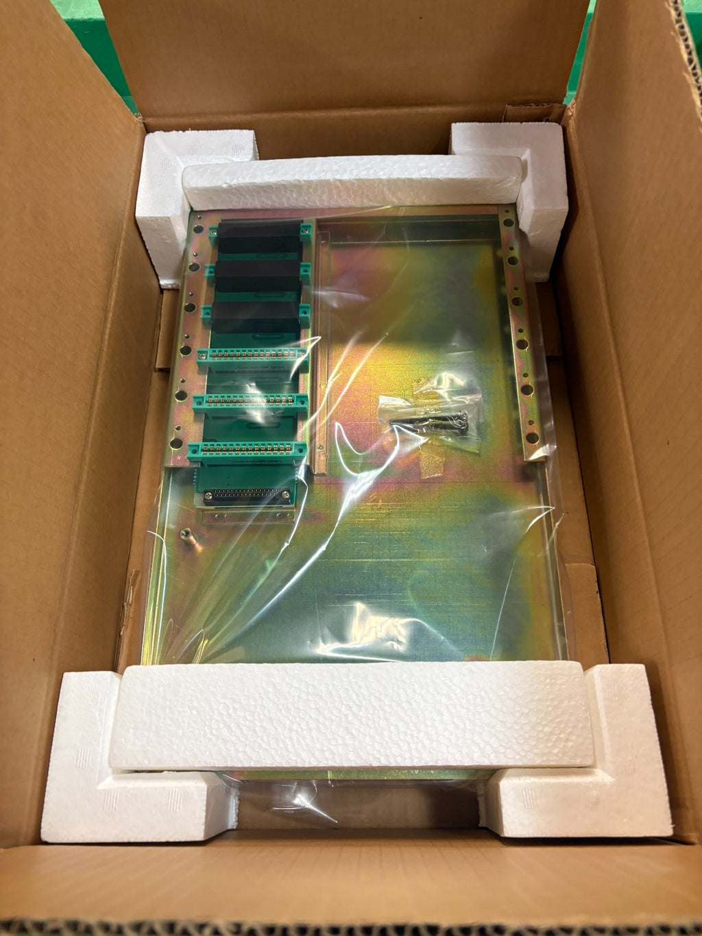 GE FANUC PROGRAMMABLE CONTROLLER IC630CHS306A