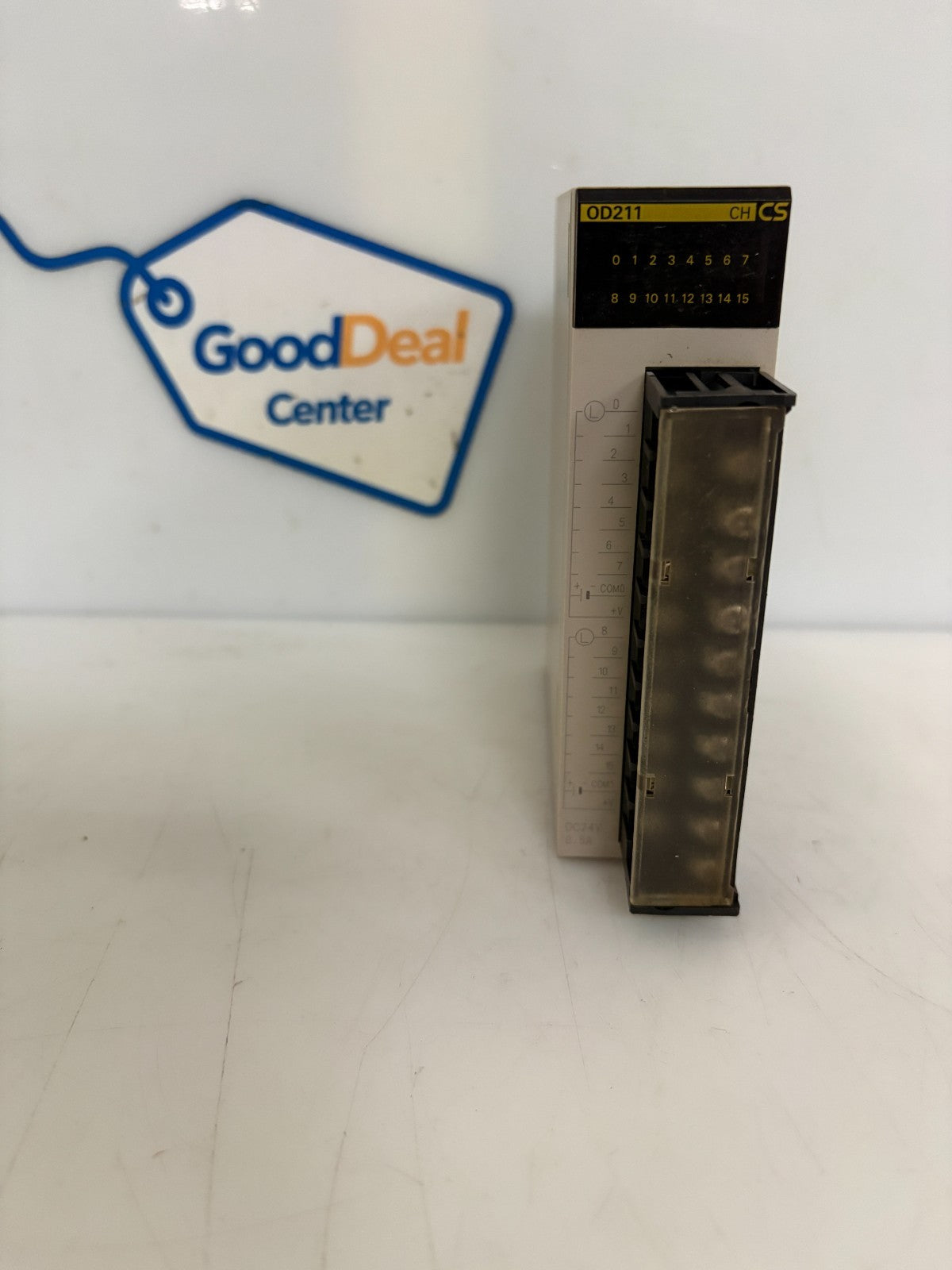 OMRON OUTPUT UNIT CS1W-0D211 0