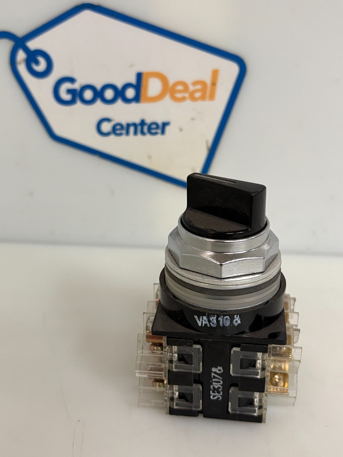 GENERAL ELECTRIC SE307 & CR104P CR104PSG21B SELECTOR SWITCH 2 POS.0