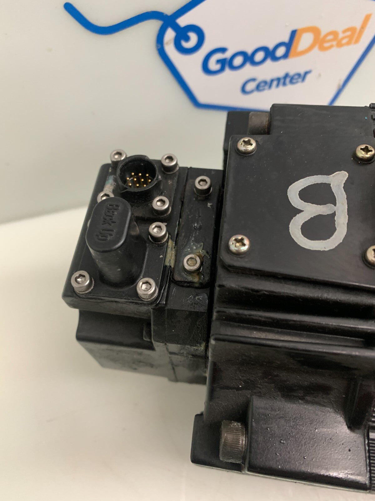 Yaskawa Electric SGMRS-13A2A-YR11 AC Servo Motor w/Encoder