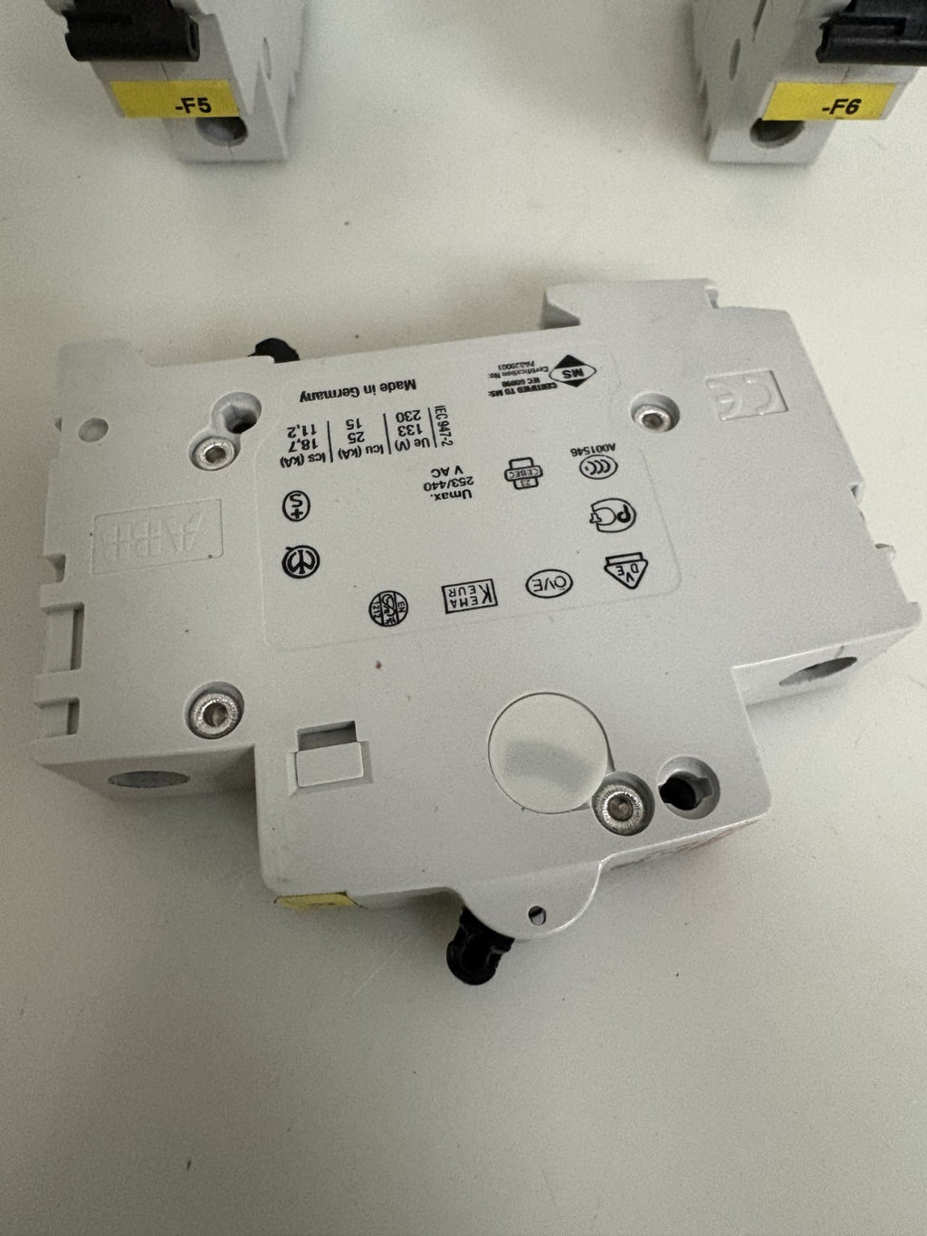 ABB CIRCUIT BREAKER S 201MC4 2CD S271001 R0044