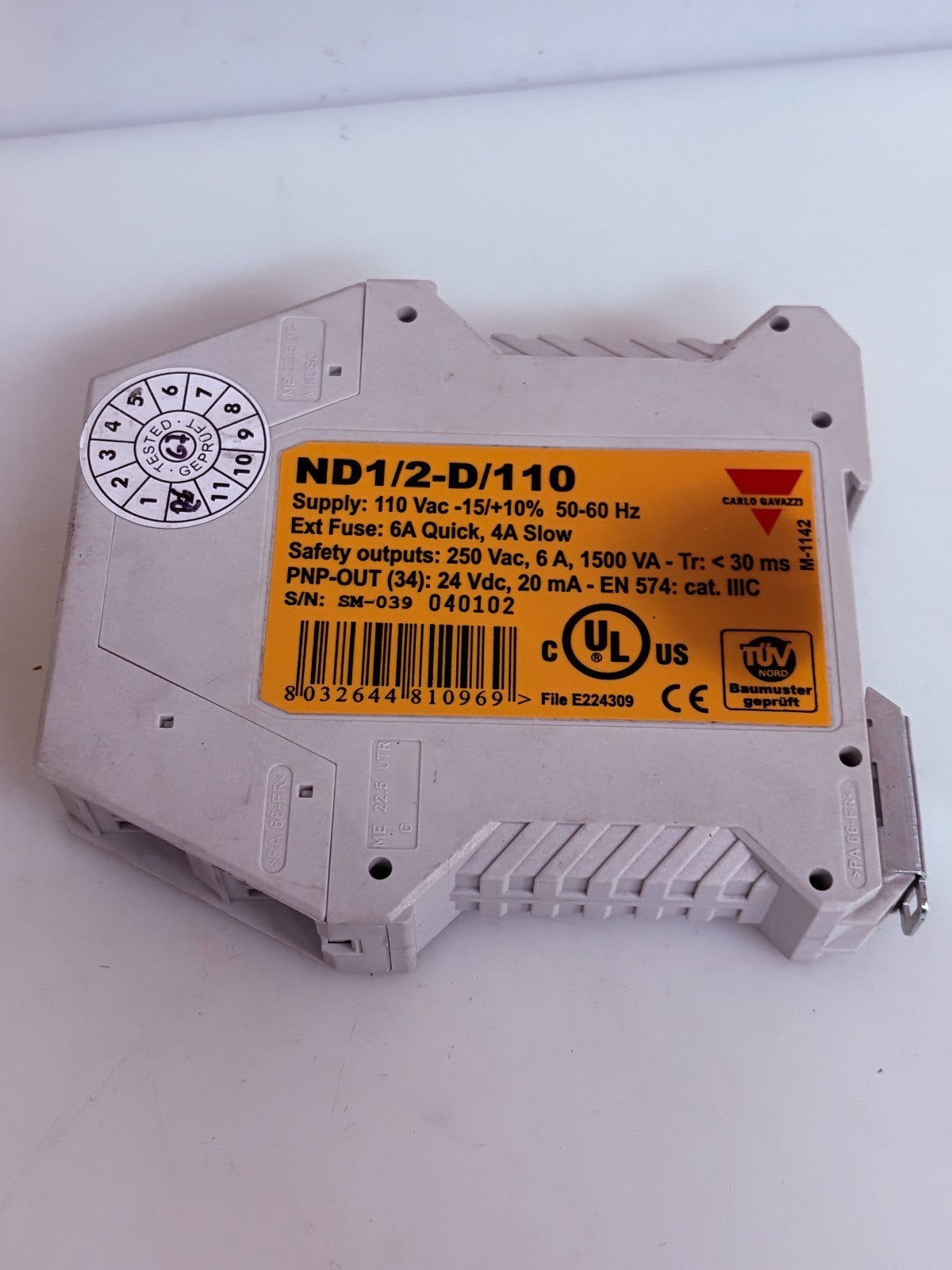 CARLO GAVAZZI TWO HAND SAFETY MODULE ND 1/2-D/110