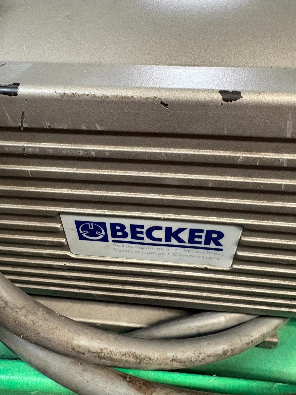 BECKER ROTARY VANE VACUUM PUMP S2190320 YT 4.251