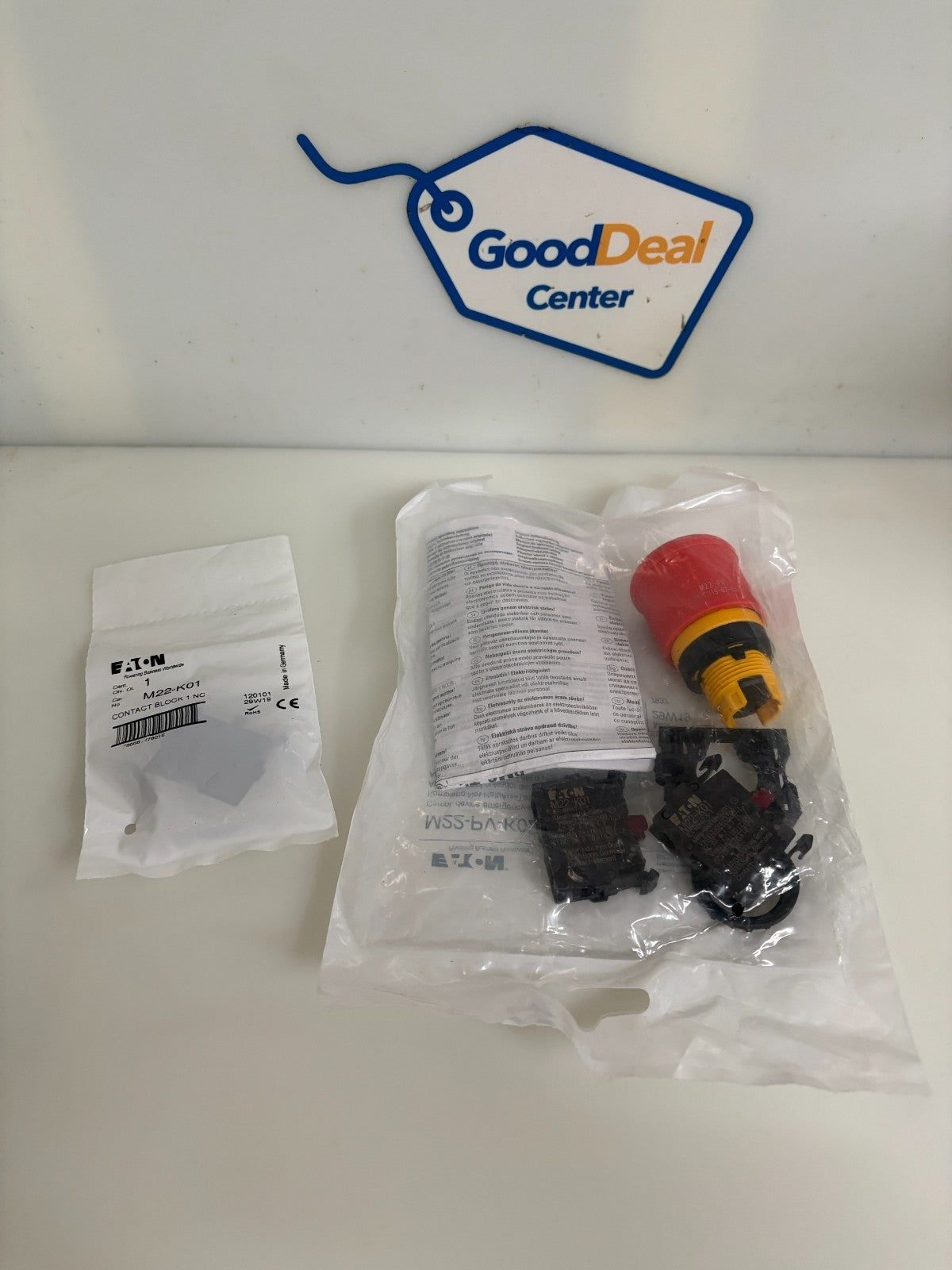 EATON EMERGENCY STOP BUTTON M22-PV-K02 W/M22-K010