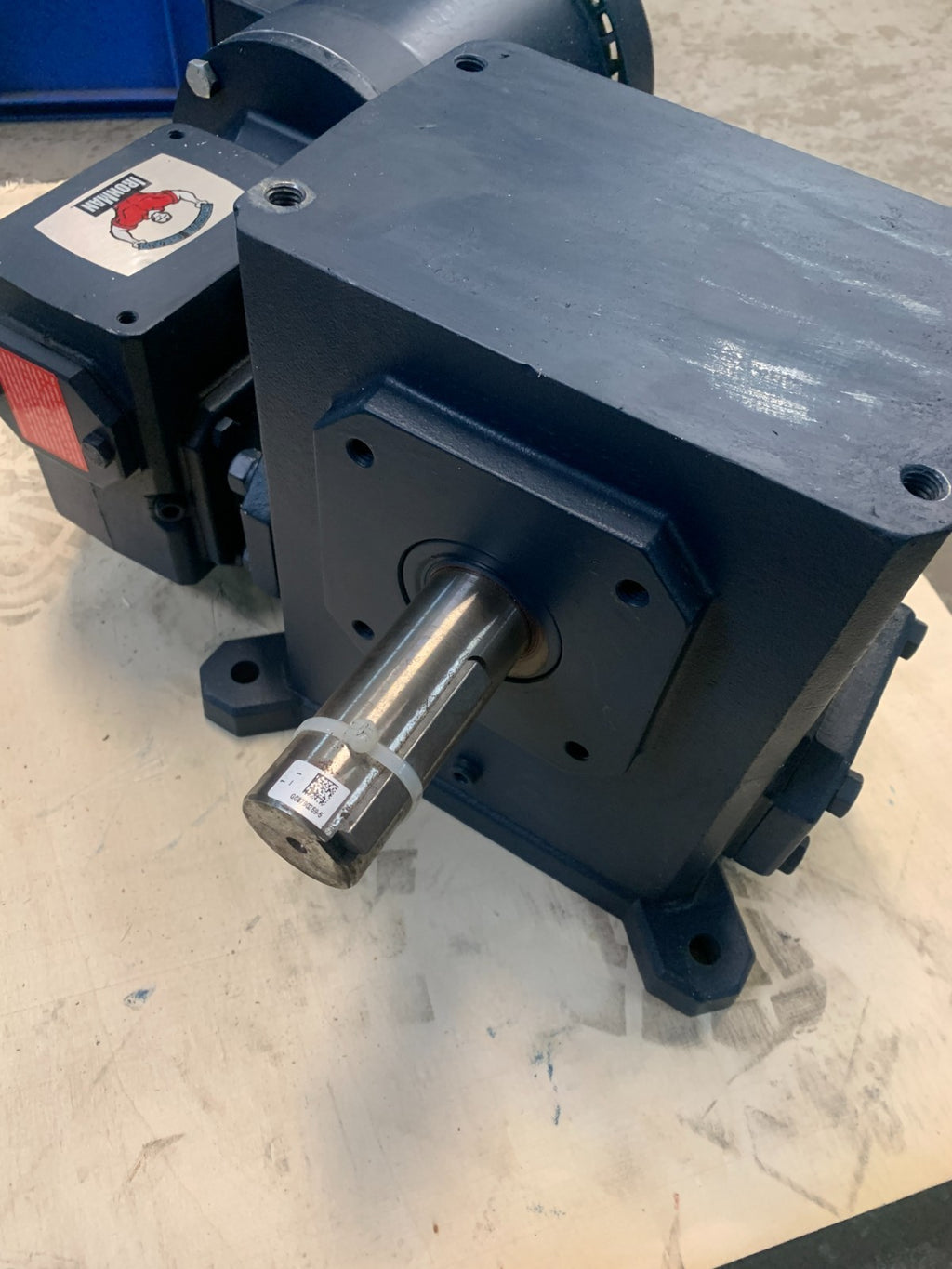 GROVE GEAR IRONMAN WORM GEAR REDUCER GRG-DUMQ-832-300-R1-56 W/LEESON 3/4 HP