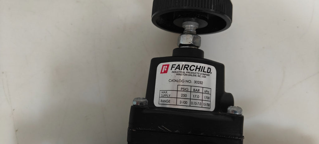 FAIRCHILD PNEUMATIC PRESSURE REGULATOR #30252 W/FITTINGS1