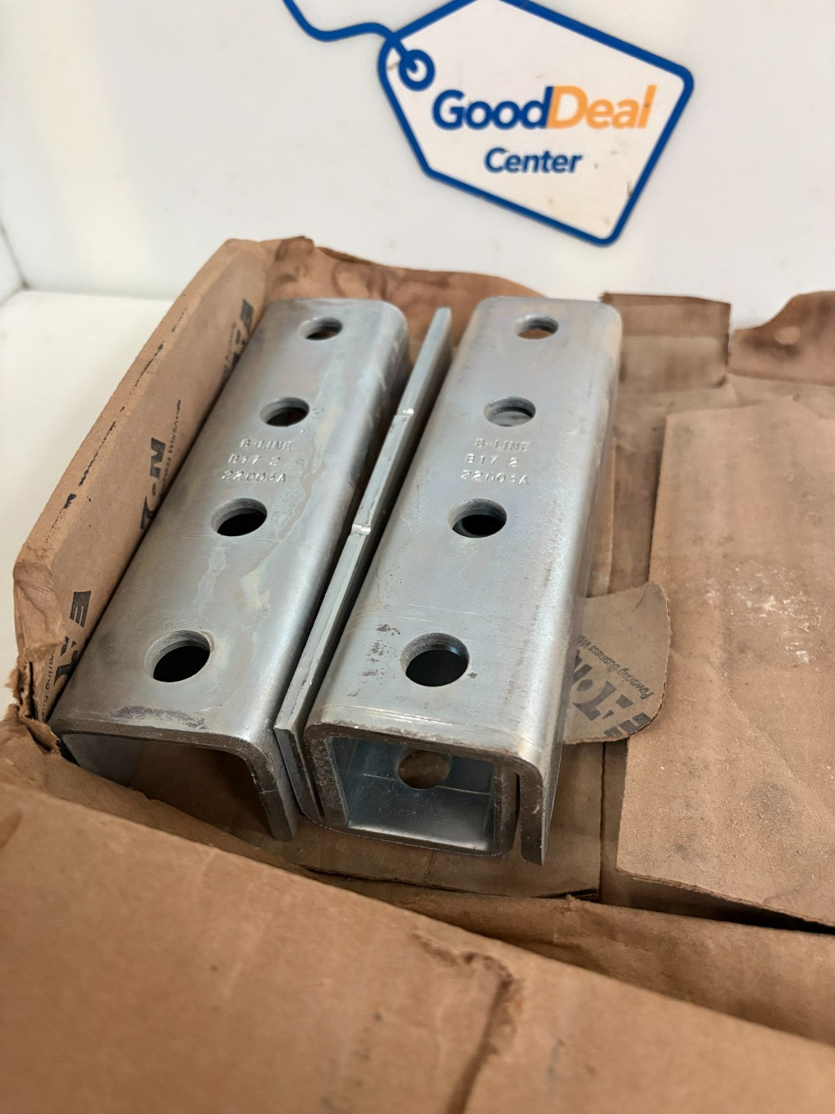 LOT OF 4 EATON B LINE ZINC PLATED CLOVIS FOR B22 OR B5 B172ZN2