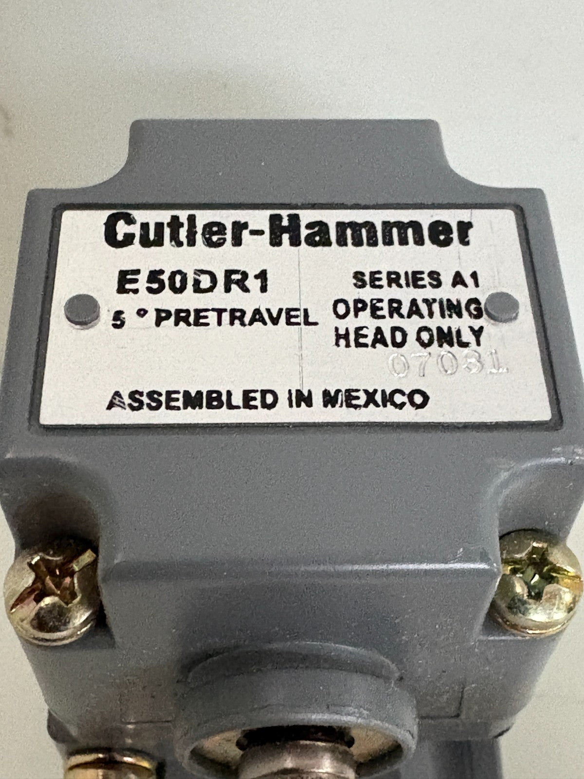 CUTTLER HAMMER LIMIT SWITCH E50SA2
