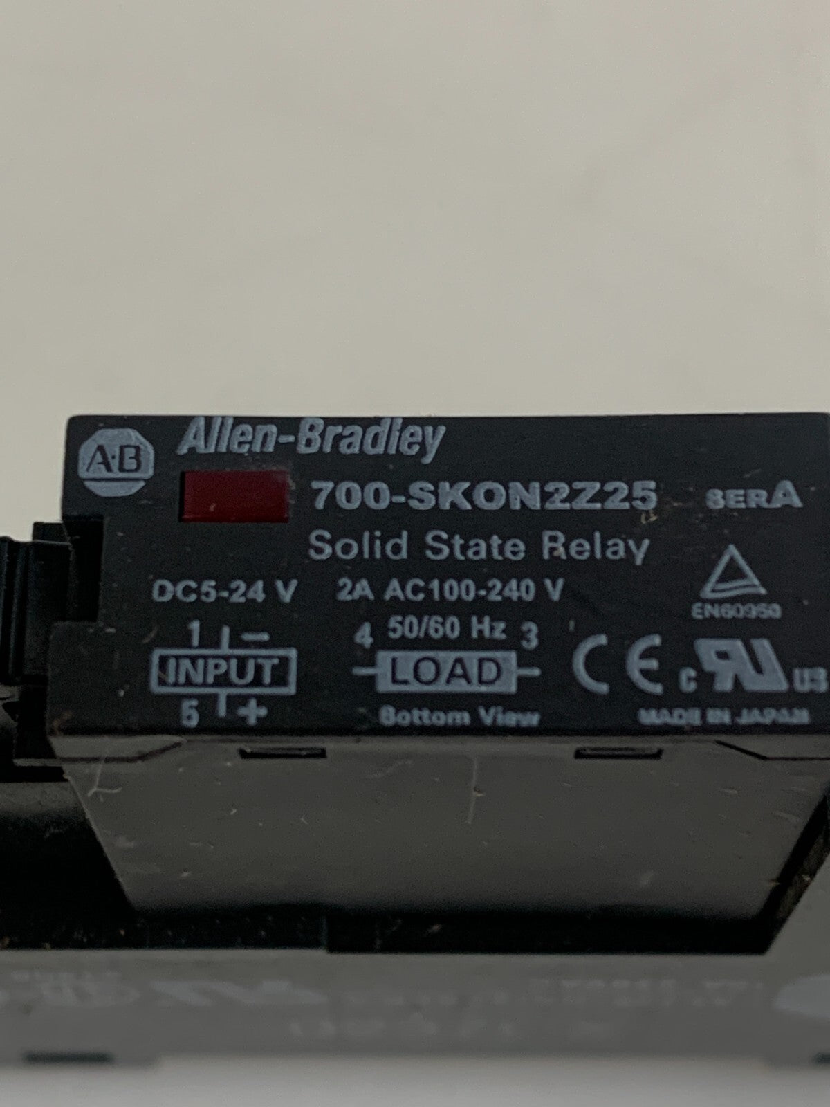 ALLEN BRADLEY SOLID STATE RELAY 700-SKON2Z25 SER A W/ALLEN BRADLEY RAIL BASE2