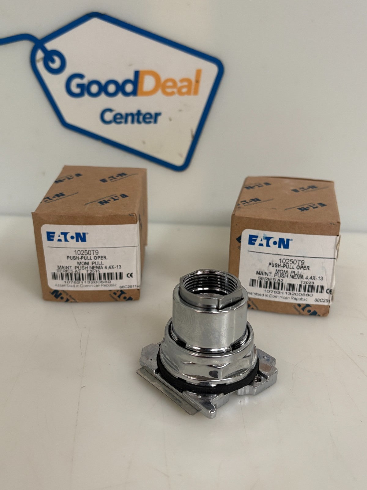 LOT OF 2 EATON PUSH-PULL OPERATOR BUTTON 10250T90