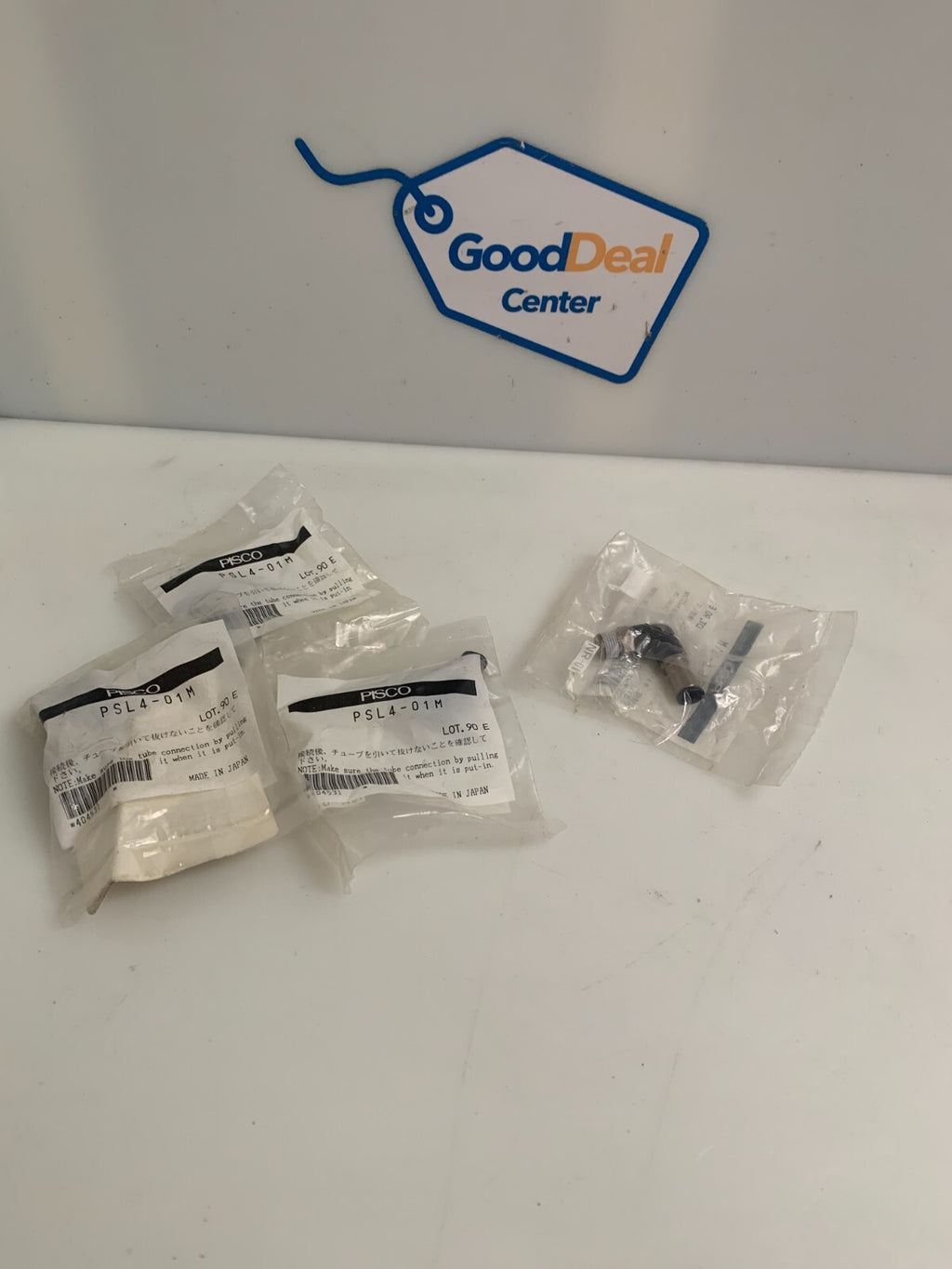 LOT OF 4 PISCO TUBE CONNECTOR PSL4-01M (NEW IN BAG)0