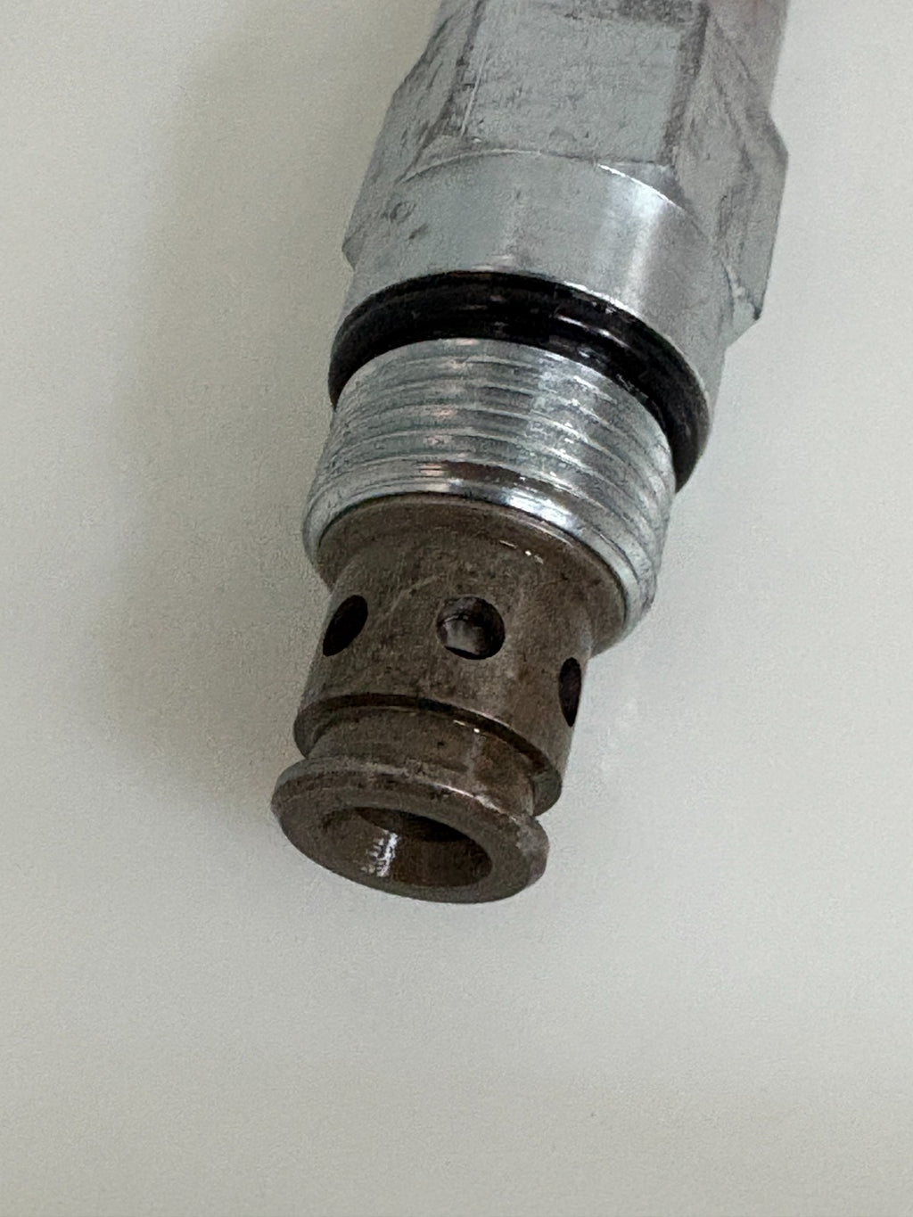 LOT OF 2 HYDRA FORCE HYDRAULIC RELIEF VALVE RV10-20A-0-N-33