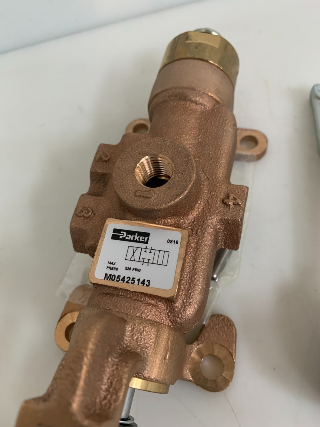 PARKER MANUAL VALVE 1/4" 4 WAY MO 5425143