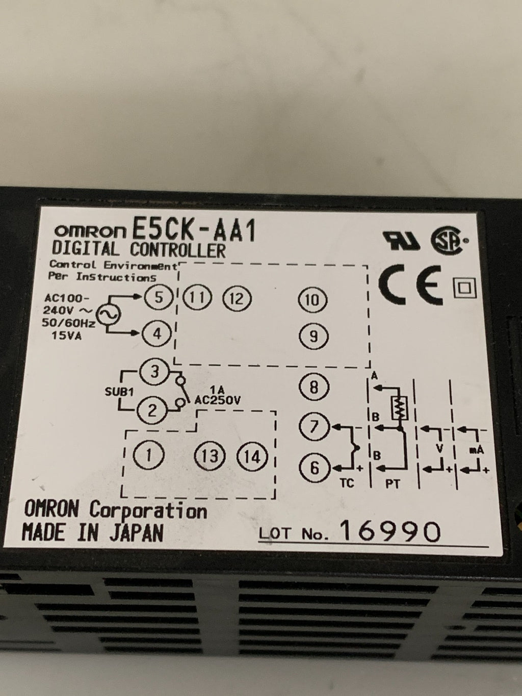 OMRON TEMPERATURE DIGITAL CONTROLLER E5CK-AA1