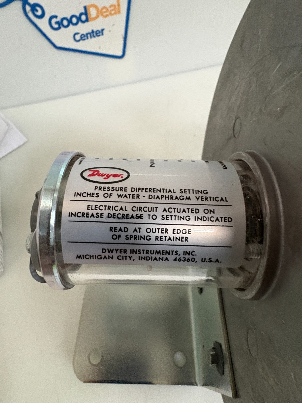 DWYER INST DIAPHRAGM VERTICAL PRESSURE SWITCH