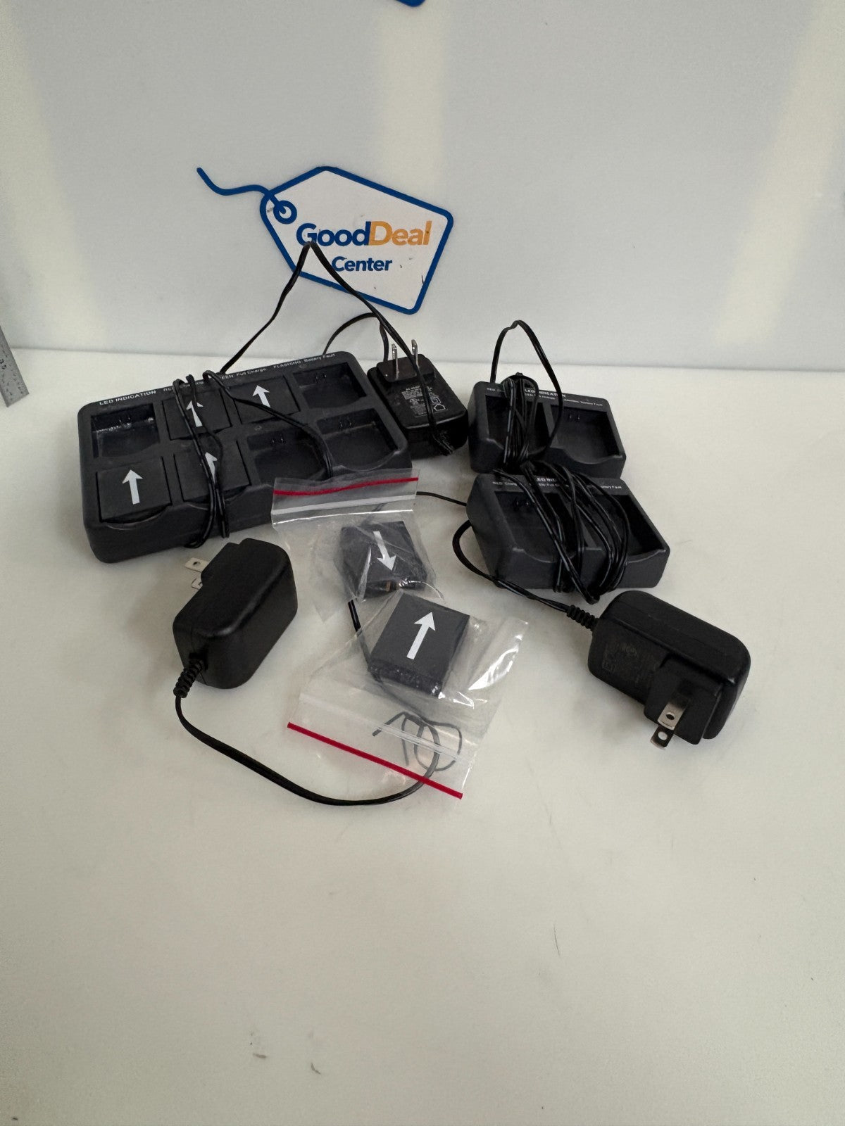 EARTEC/PORTA PHONE MIX LOT 1X8 BAY CHARGER CH-LX8E 2X 2 BAY CHARGER  CH-LX2E