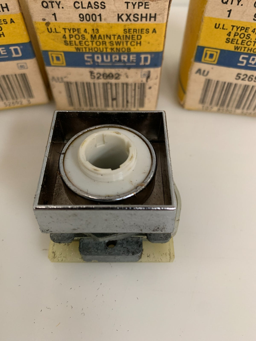 LOT OF 3 SQUARE D 4 POS SELECTOR SWITCH KXSH H 526921
