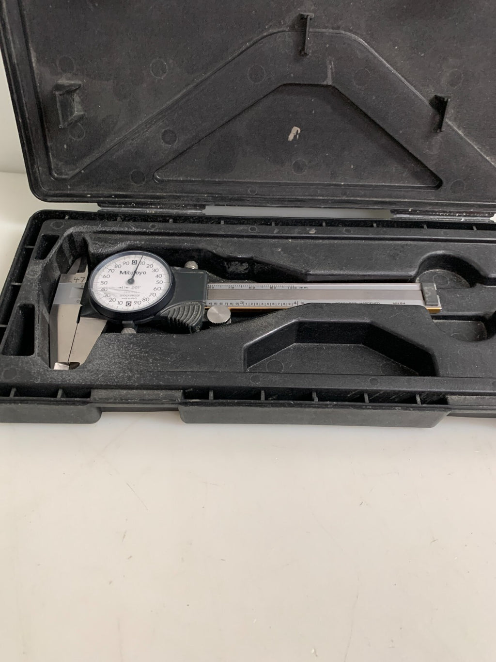 MITUTOYO DIAL CALIPER #505-716 IN CASE3