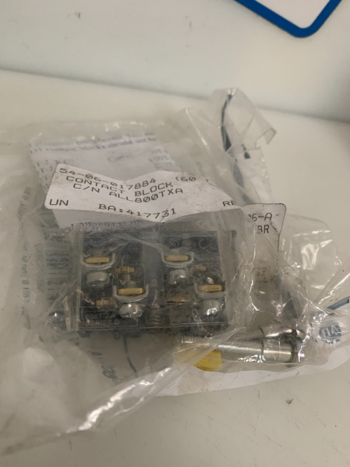 LOT OF 2 ALLEN BRADLEY CONTACT SHALLOW BLOCK 8COT-XA SER D2